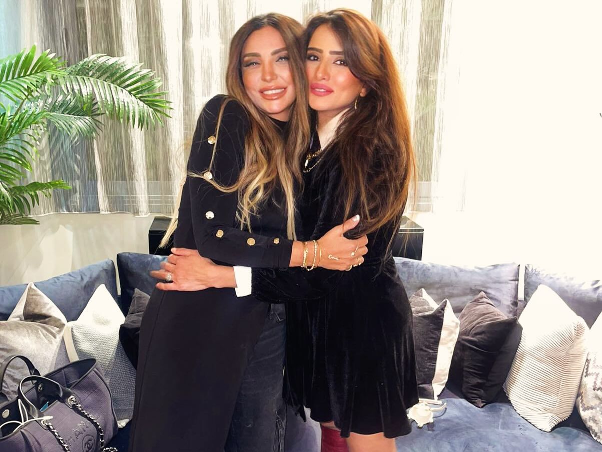 زينة تحتفل بعيد ميلادها مع صديقاتها من خارج الوسط الفنى.. صور