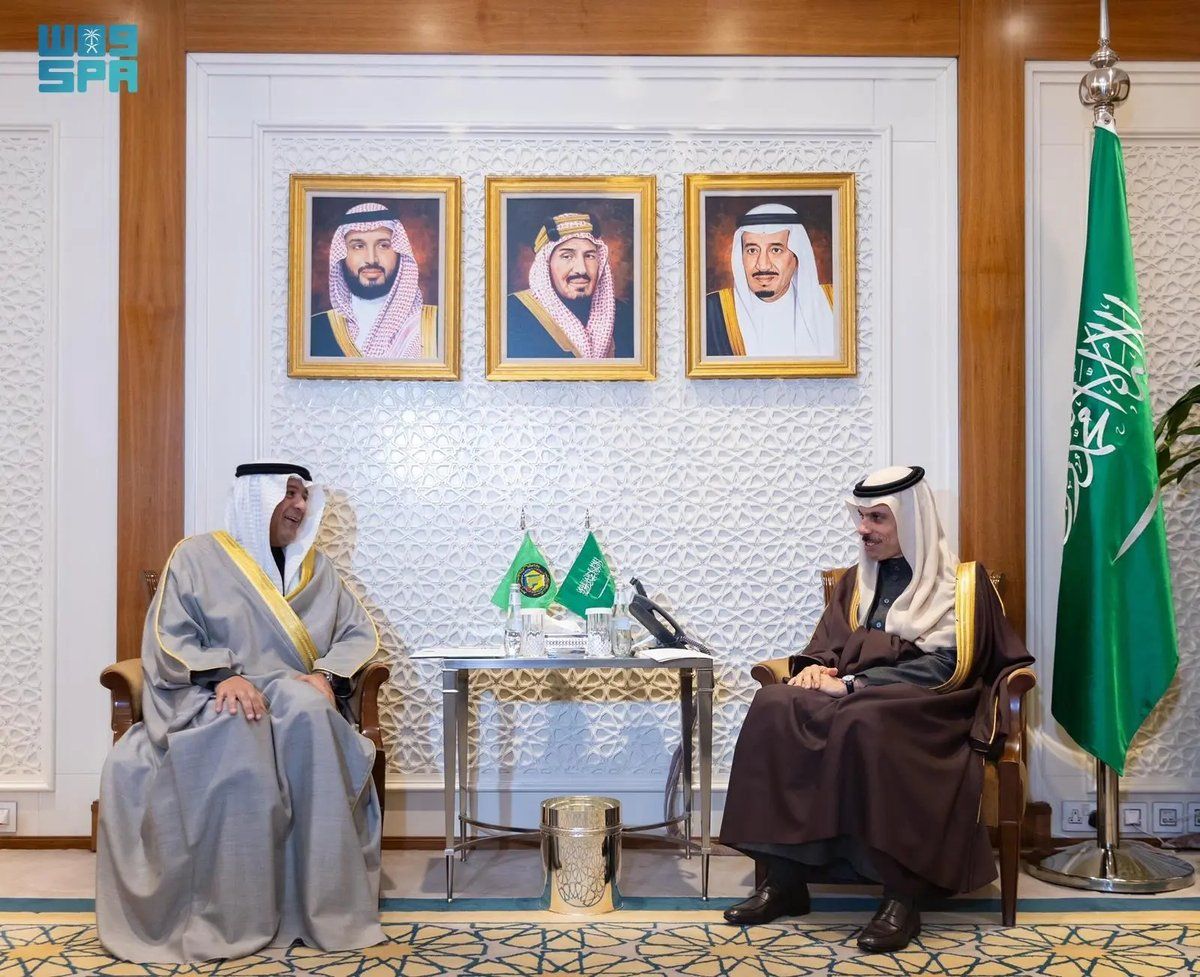فيصل بن فرحان يستقبل أمين مجلس التعاون الخليجي