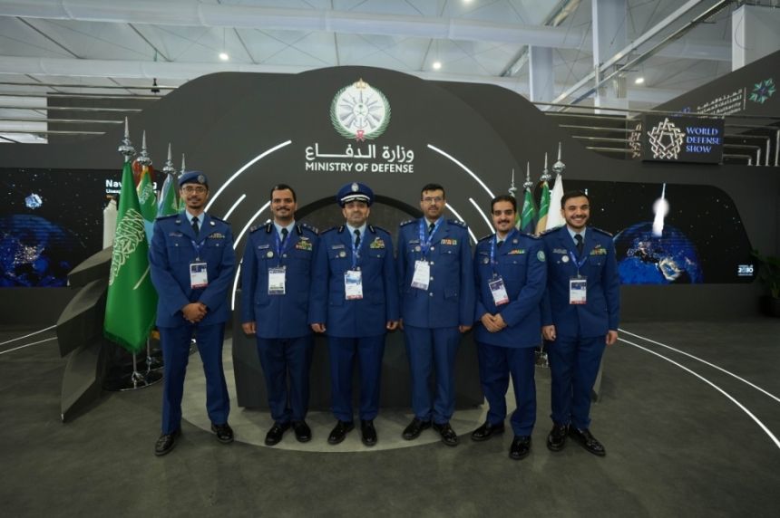 منصة الدفاع للفضاء تجذب اهتمام زوار معرض الدفاع العالمي 2024