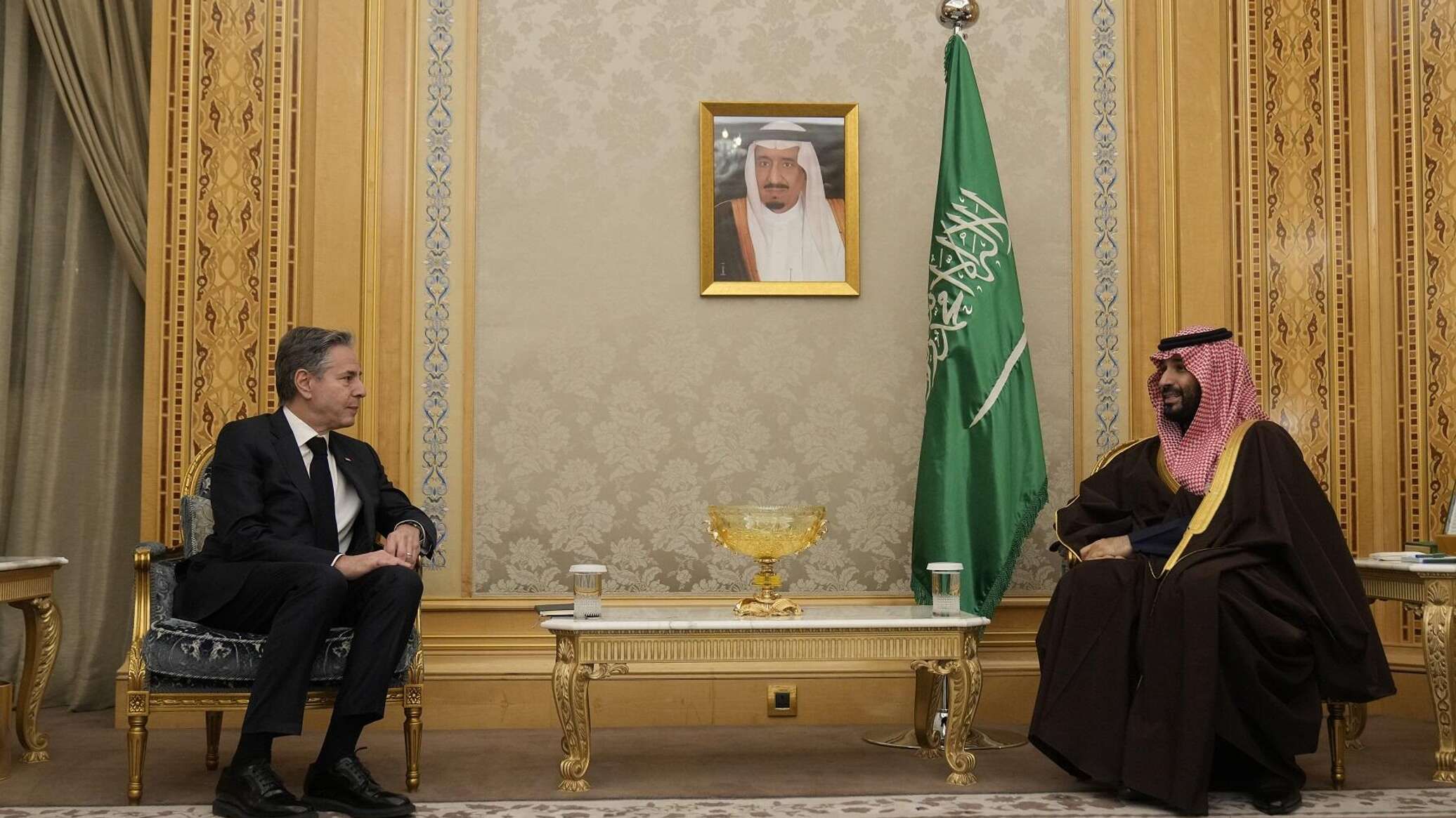 الخارجية الأمريكية تصدر بيانا حول لقاء بلينكن ومحمد بن سلمان في الرياض