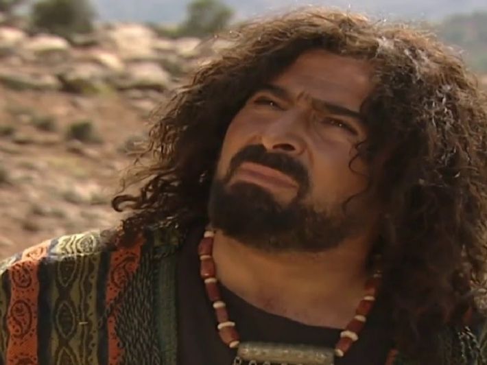 شاهد بالفيديو.. “زير سالم” الدعم السريع يظهر وهو راكب على ظهر “فرس” ويتوعد بدخول شندي وبورتسودان بالخيول على نهج أجدادهم بدلاً من العربات وساخرون يردون عليه: (سجارتك قوية لكن)