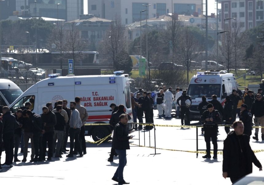قتلى وجرحى في هجوم مسلح بإسطنبول
