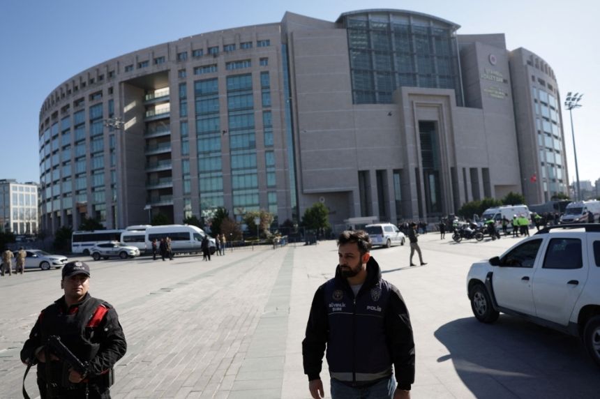 قتلى وجرحى في هجوم مسلح بإسطنبول
