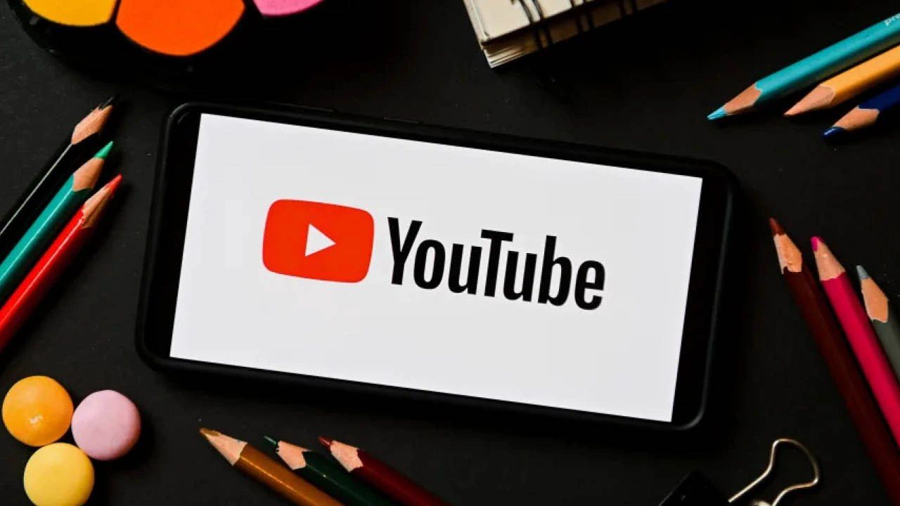تكنولوجيا: منصة YouTube تقدم تجربة جديدة “ملونة” على التطبيق