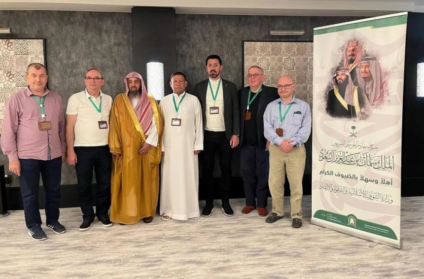 وكيل "الشؤون الإسلامية" يلتقي ضيوف برنامج خادم الحرمين