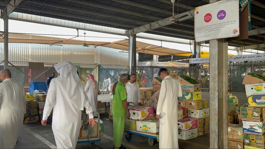 مواطنون لـ "اليوم": توطين حراج جدة أوجد فرصًا ذهبية للمواطن