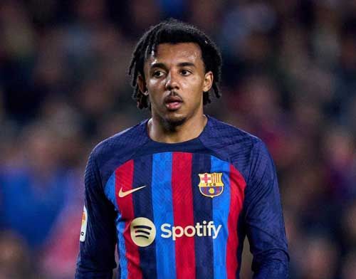 برشلونة يفتح الباب أمام رحيل كوندي للدوري الإنجليزي
