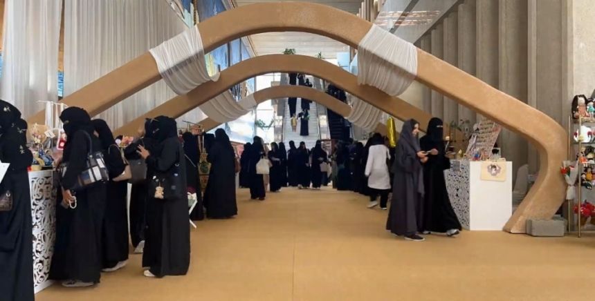 114 مشروعًا و33 ألف زائر في اختتام معرض”صنع بيدي“ بجامعة المؤسس
