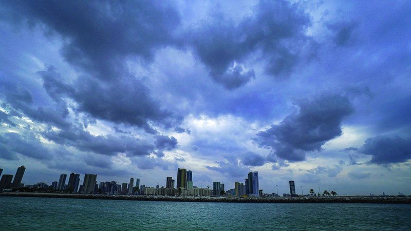 الامارات | حمدان بن محمد يوجّه بـ «العمل عن بُعد» لموظفي حكومة دبي الإثنين