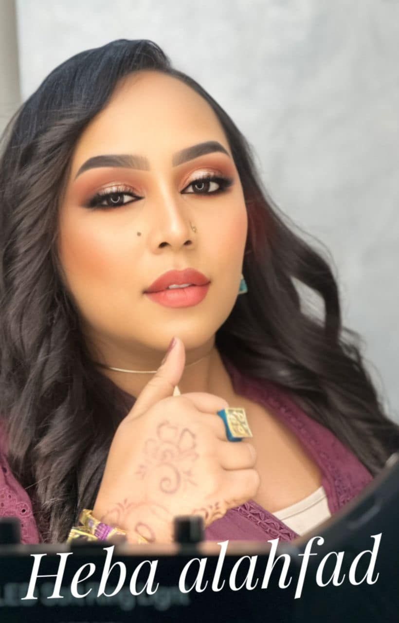 شاهد بالصور.. الفنانة هدى عربي تصل القاهرة وتفاجئ متابعيها بنيولوك جديد تلفت به الأنظار