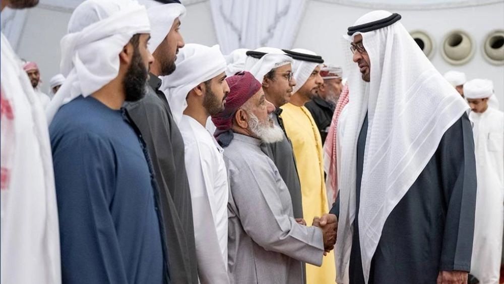الامارات | رئيس الدولة يقدم واجب العزاء في الشهيد محمد المنصوري