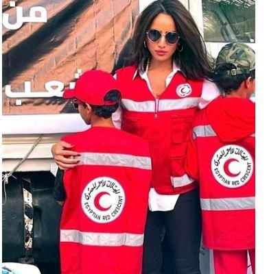 بالفيديو – زينة تكشف سبب إبعاد نجليها التوأم عن الـ”سوشيال ميديا” ؟