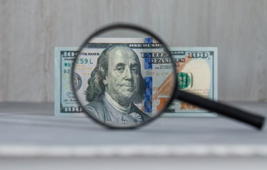 تذبذب الأسهم الأمريكية.. وانتعاش النفط والدولار وسط تراجع الذهب