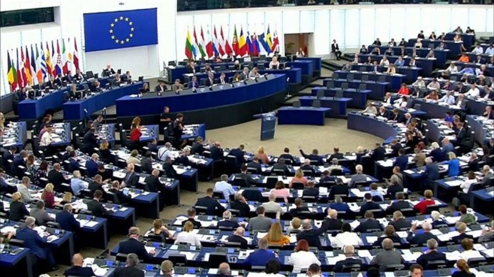 النواب الأوروبيون يصادقون على اتفاق سياسي بشأن قواعد الذكاء الاصطناعي