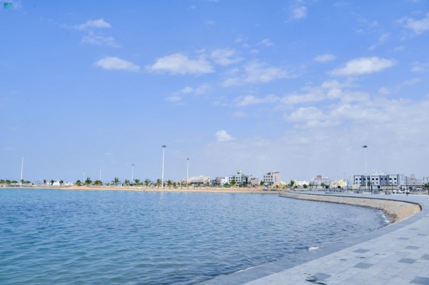 شاهد| الرايس.. شواطئ بكر تجذب عشاق المغامرات البحرية