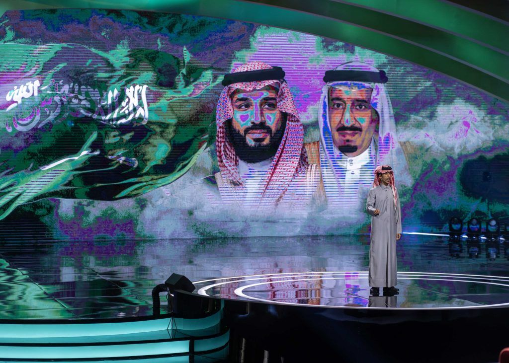 أميمة طالب غنت للمتنبي.. المنافسات تتواصل في ربع نهائي برنامج “المعلقة”