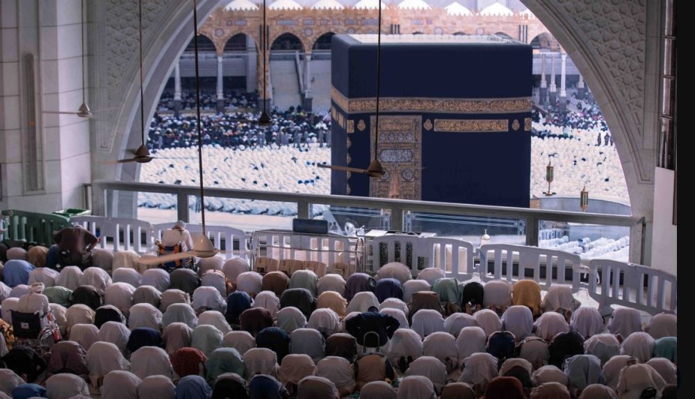 "أم القرى" توقّع شراكة تطوير أعمال مع برنامج خدمة ضيوف الرحمن