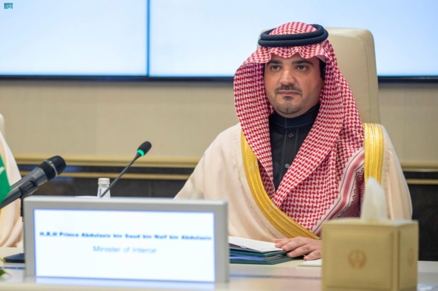 وزير الداخلية يبحث تعزيز التعاون الأمني مع نظيره الفرنسي