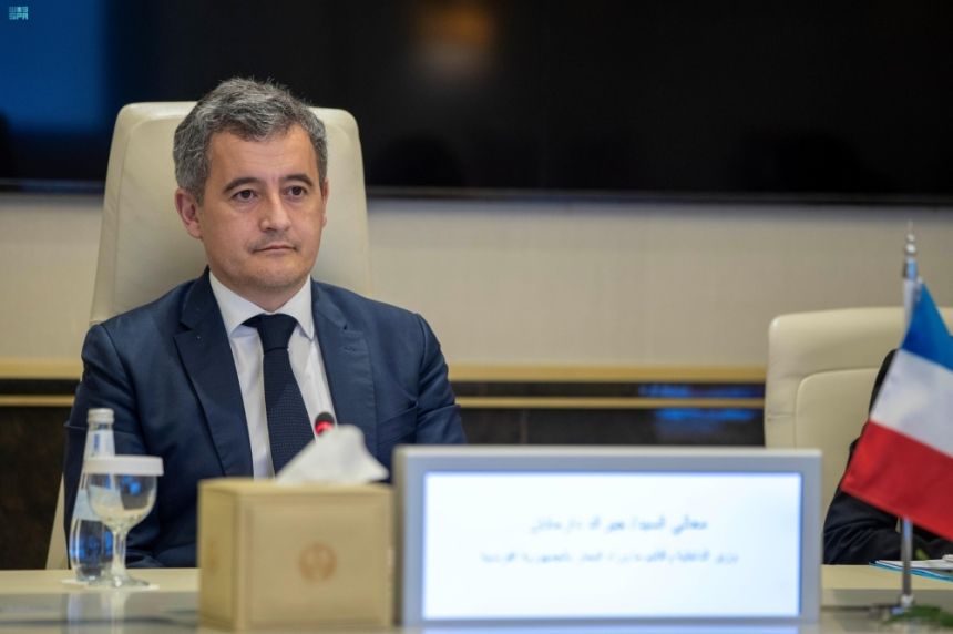 وزير الداخلية يبحث تعزيز التعاون الأمني مع نظيره الفرنسي