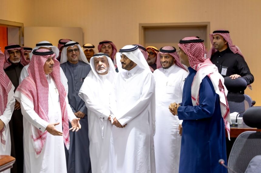 تدشين نادي الإبداع والابتكار الافتراضي في مستشفى الملك سعود بعنيزة