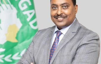 السكرتير التنفيذي لإيغاد ورقني قبيهو يبحث مع حمدوك الوضع الراهن وخالد عمر يقول لن نتزحزح