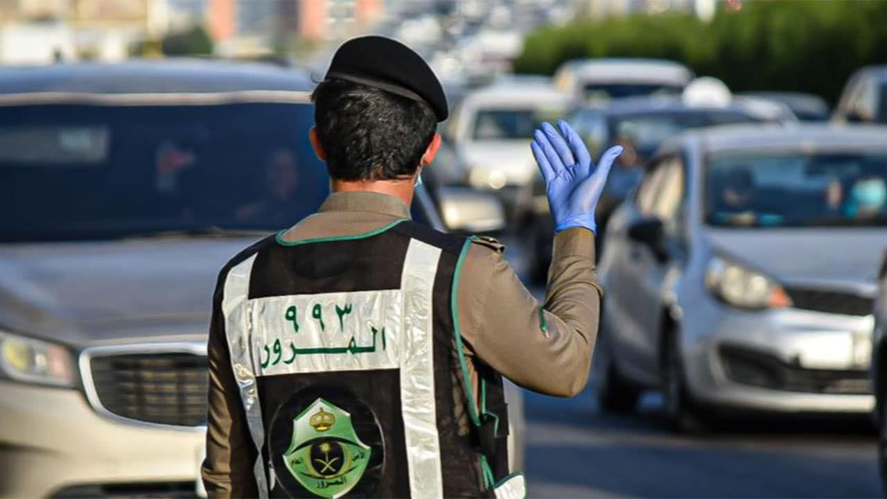 المرور: إصابة امرأتين إثر انحراف مركبة ومباشرة الحادث في حينه