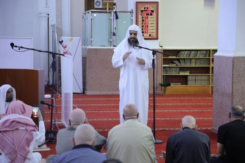استمرار الخدمات الدعوية للمعتمرين والزوار خلال موسم العمرة الحالي في مكة ومساجد الحلّ