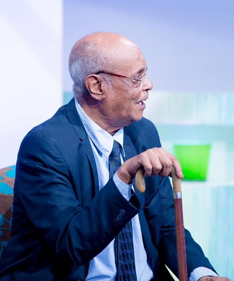 شاهد بالفيديو.. طفل سوداني يبدع في عزف الأغنية السودانية الشهيرة (حنيني إليك) بطريقة مدهشة تثير اهتمام جمهور مواقع التواصل