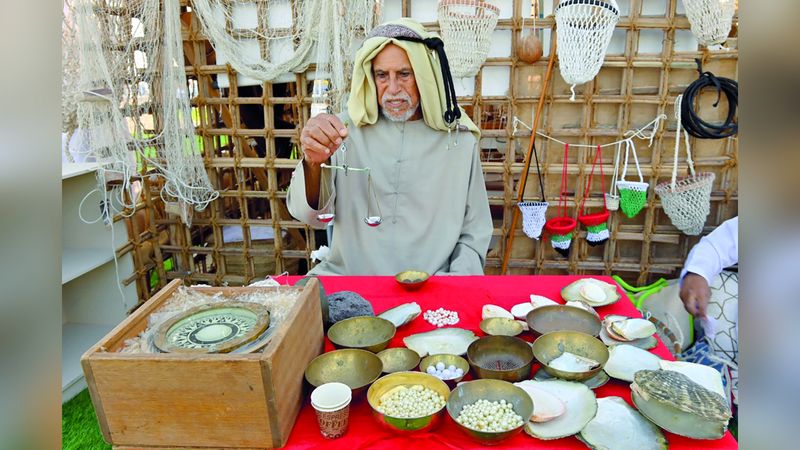 الامارات | تراثنا يتلألأ على ميزان من ذهب