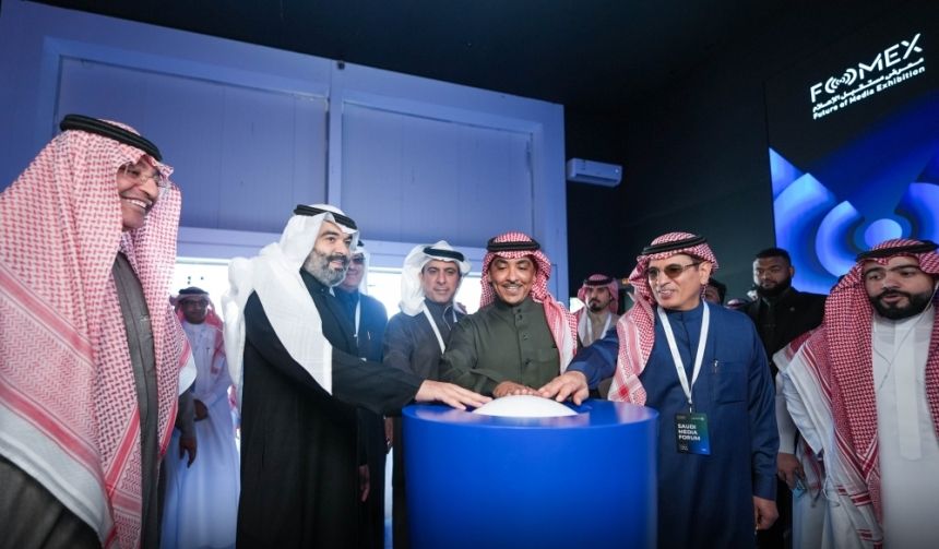 صور | وزير الإعلام يفتتح فعاليات معرض "فومكس" بمشاركة دولية واسعة