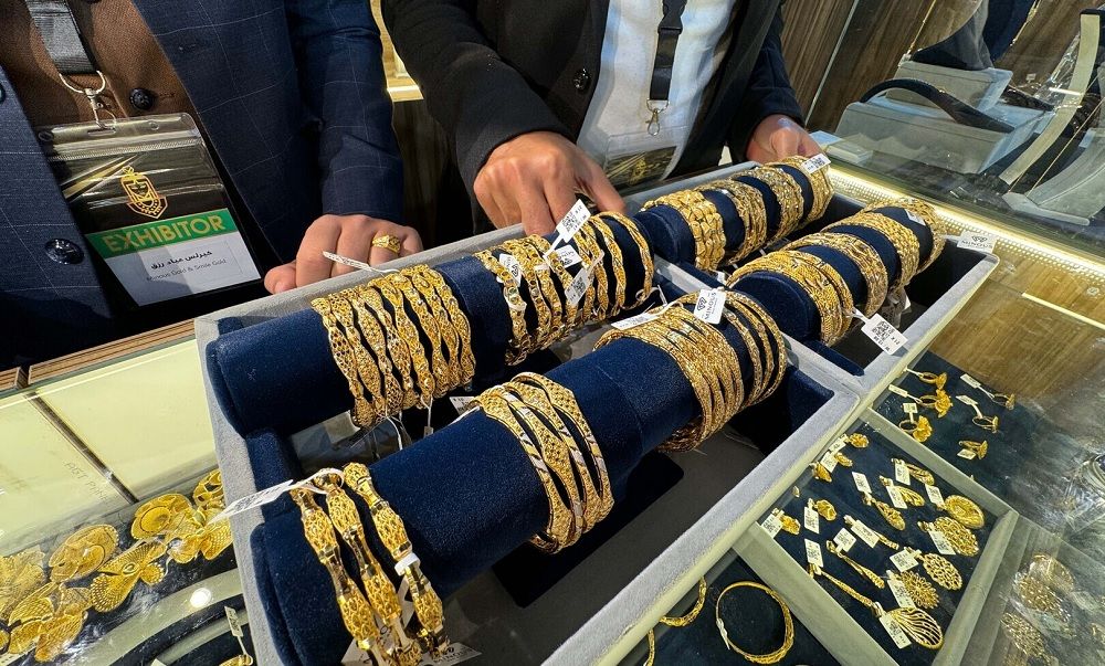 هبوط في سعر الذهب مع بداية التعاملات
