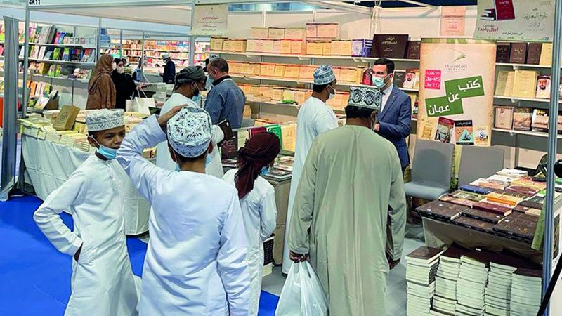 الامارات | «منشورات القاسمي» تستعرض مؤلفات حاكم الشارقة في «مسقط الدولي للكتاب»