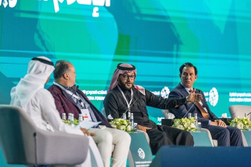 "سقط في الاختبار".. المنتدى السعودي يناقش "ازدواجية" الإعلام الغربي
