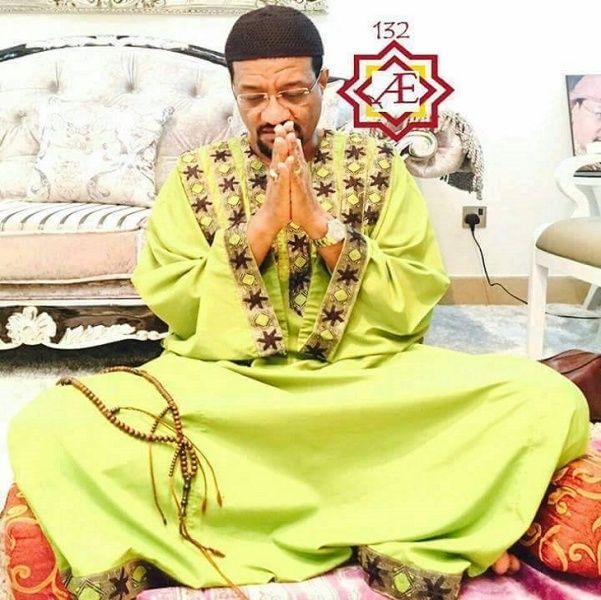شاهد بالفيديو.. شيخ الأمين: نحن لا تابعين للجيش ولا تابعين للدعم وما خايفين من الموت