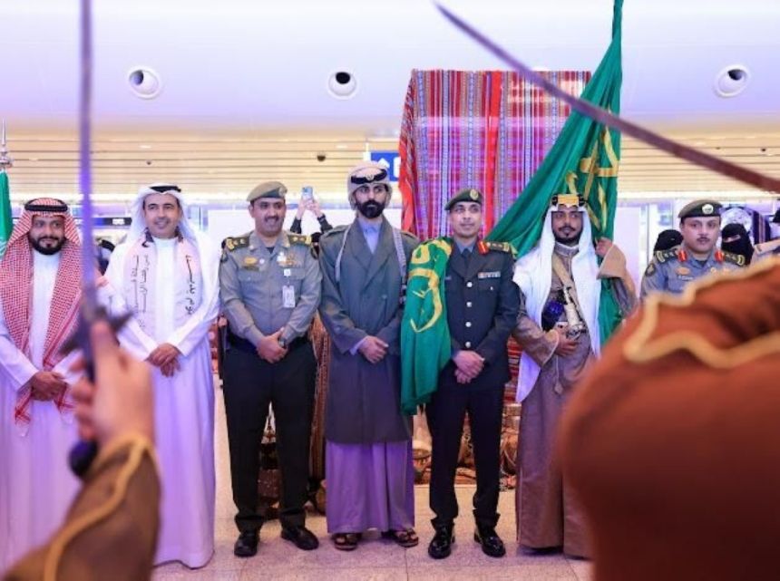 مطار الملك عبدالعزيز الدولي يحتفي بيوم التأسيس بأنشطة وفعاليات متنوعة