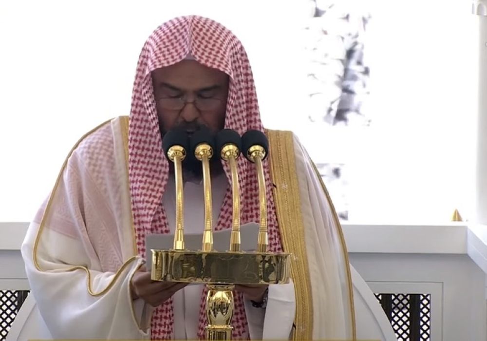 السديس يحذر من الإسراف والتفريط في نعم الله
