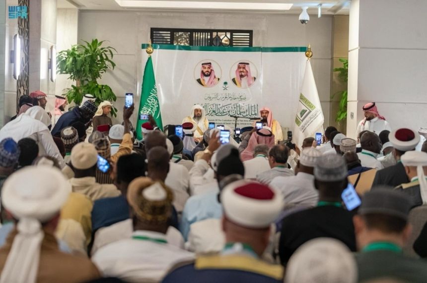 تفاصيل لقاء "السديس" مع ضيوف برنامج خادم الحرمين للعمرة والزيارة