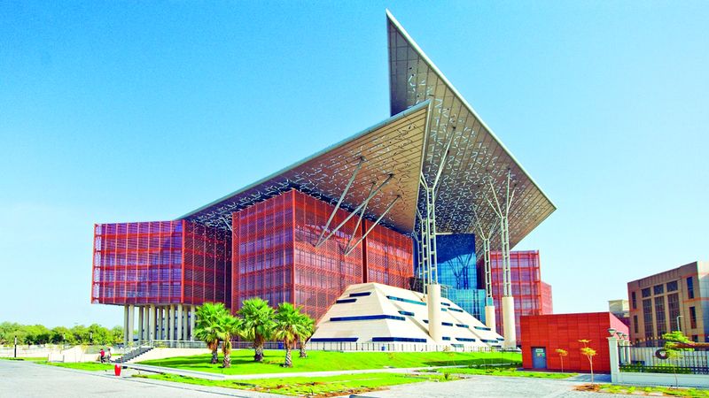 الامارات | رجل يطالب باسترداد 13.5 ألف درهم رسوم استقدام خادمة دون المواصفات