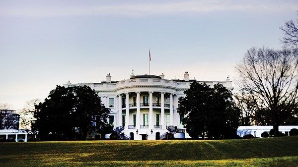 أزمة التمويل تهدد الانتخابات الأميركية بسيناريو عام 2000