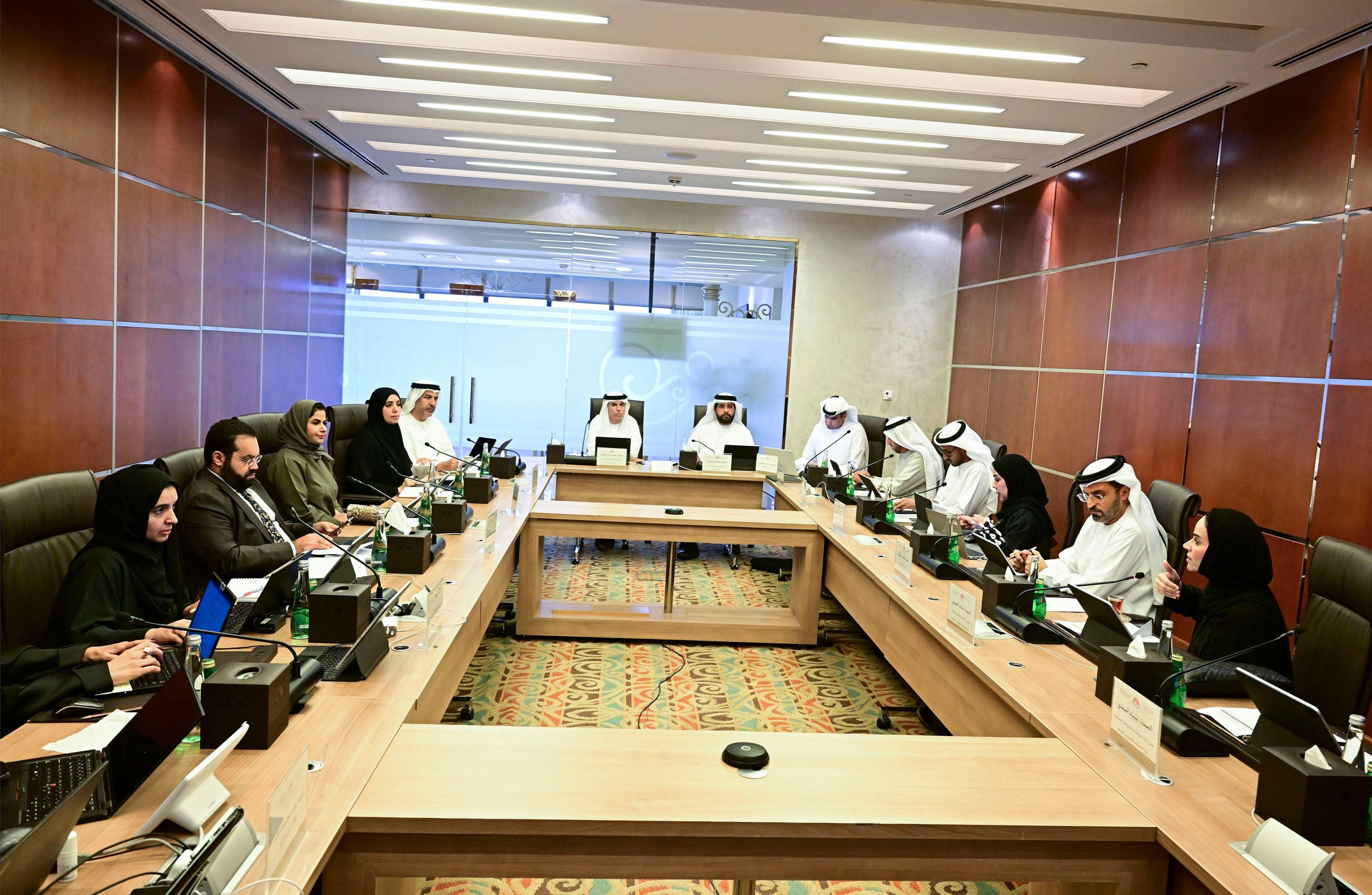 الامارات | "لجنة المجلس الوطني" تعتمد مسودة تقرير بشأن دعم القطاع الصناعي