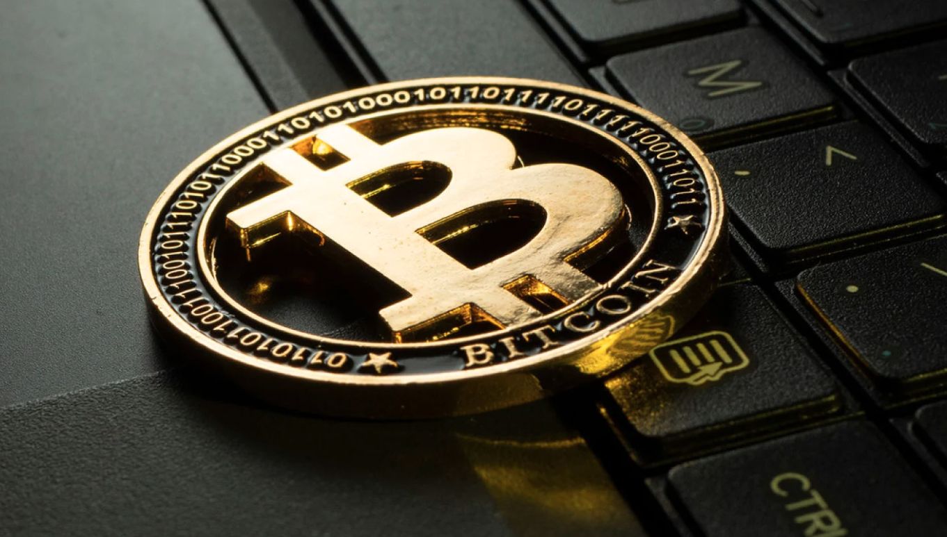 ثلاثة عوامل تحد من اختراق سعر البيتكوين لعتبة 52000 دولار
