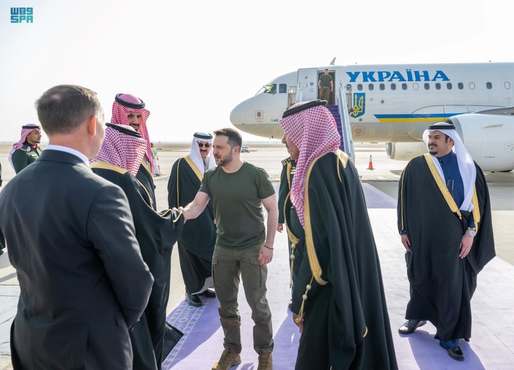الرئيس الأوكراني يصل الرياض في زيارة للمملكة