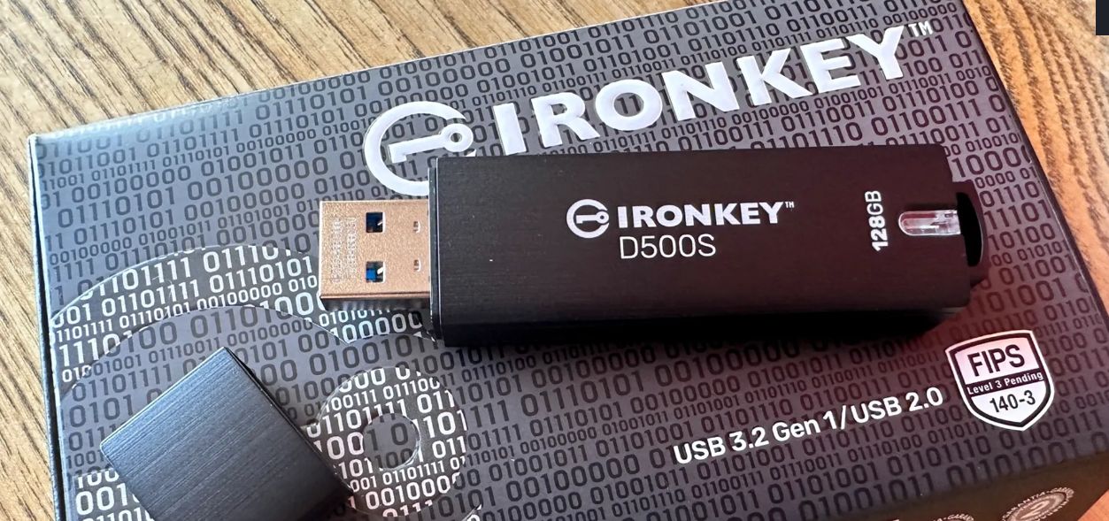 تكنولوجيا: إستعراض لذاكرة التخزين المشفرة Kingston IronKey D500S