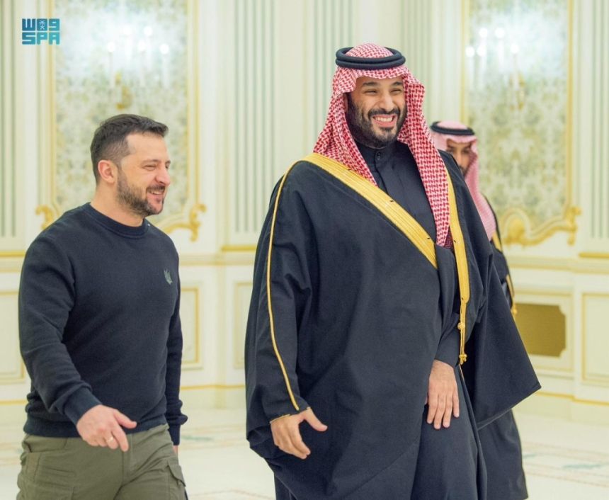 ولي العهد يستقبل رئيس أوكرانيا