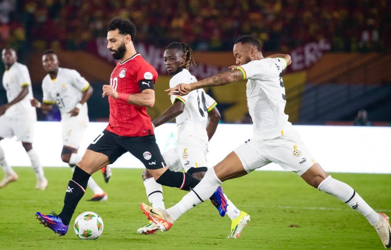 الامارات | مفاجأة من العيار الثقيل.. محمد صلاح يوقع عقد انتقاله إلى الدوري السعودي