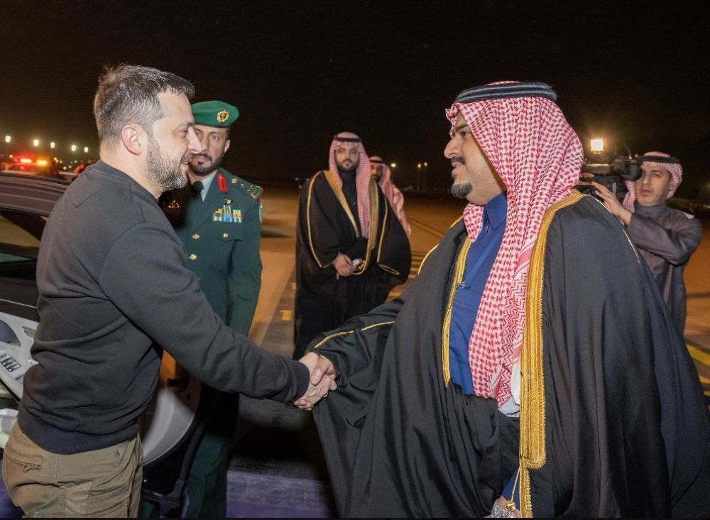 الرئيس الأوكراني يغادر الرياض