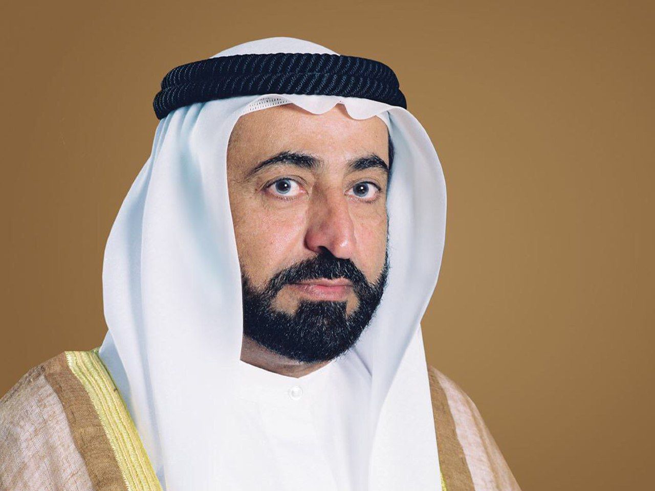 الامارات | حاكم الشارقة يعزي خادم الحرمين الشريفين بوفاة والدة الأمير خالد بن سعد