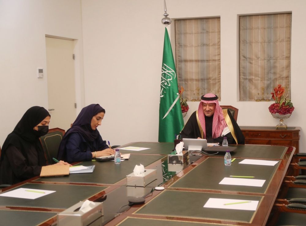 "الخريجي" يناقش تعزيز العلاقات الثنائية مع وزير خارجية كوستاريكا