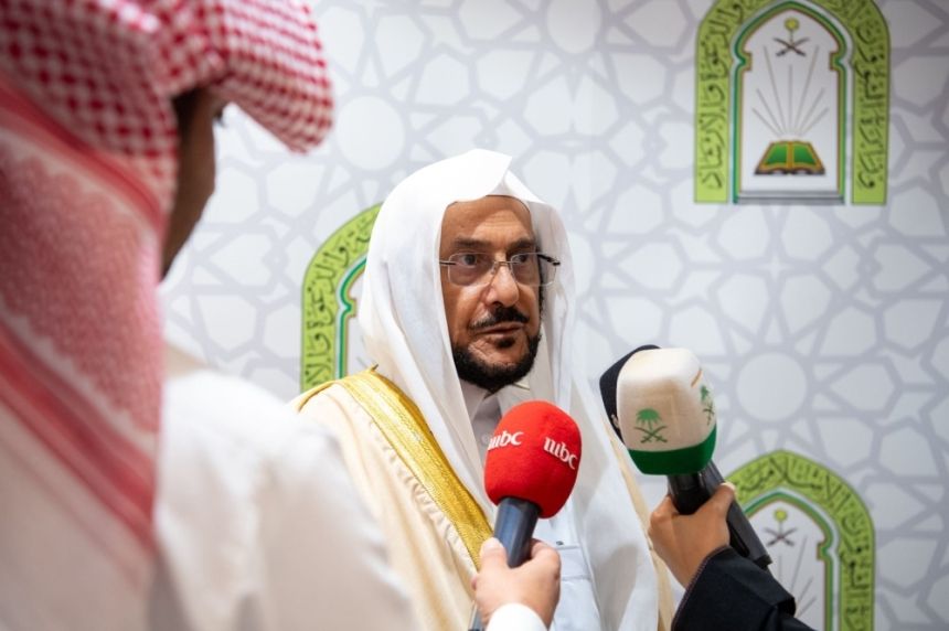 مكة المكرمة.. وزير الشؤون الإسلامية يؤرشف الوثيقة رقم مليون