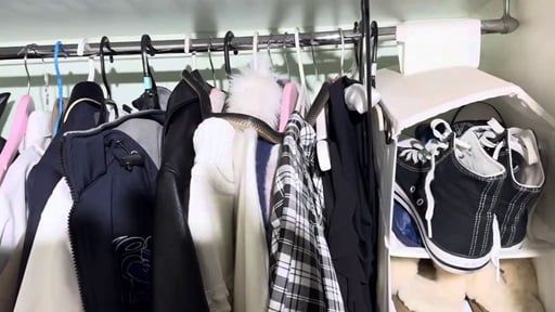 بالفيديو.. مفاجأة مرعبة في دولاب ملابس بأستراليا